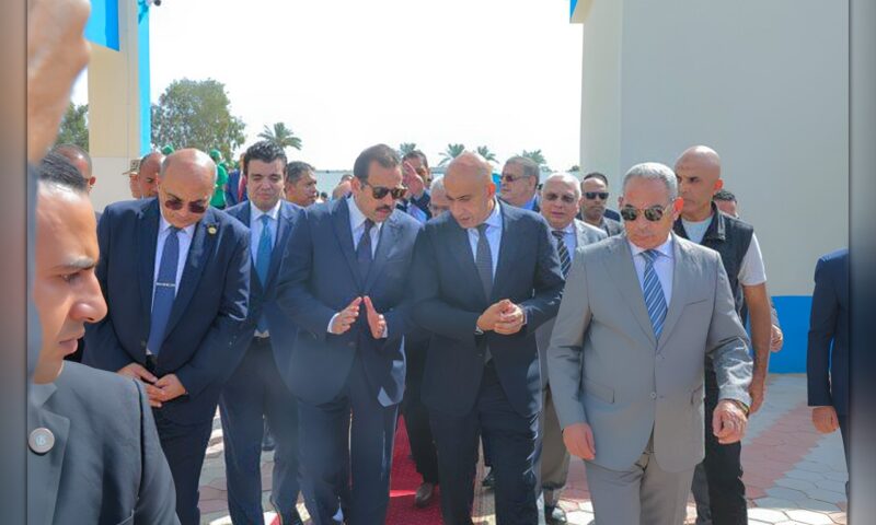 26 مدرسة في 14 محافظة.. وزير التعليم يتابع تجربة «مستقبل مصر»