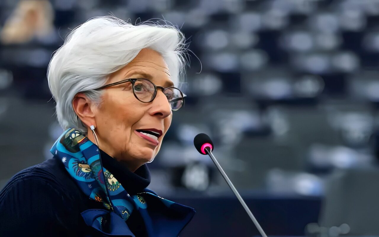 رئيسة البنك المركزي الأوروبي تعتزم التنحي عن منصبها في فبراير 2027