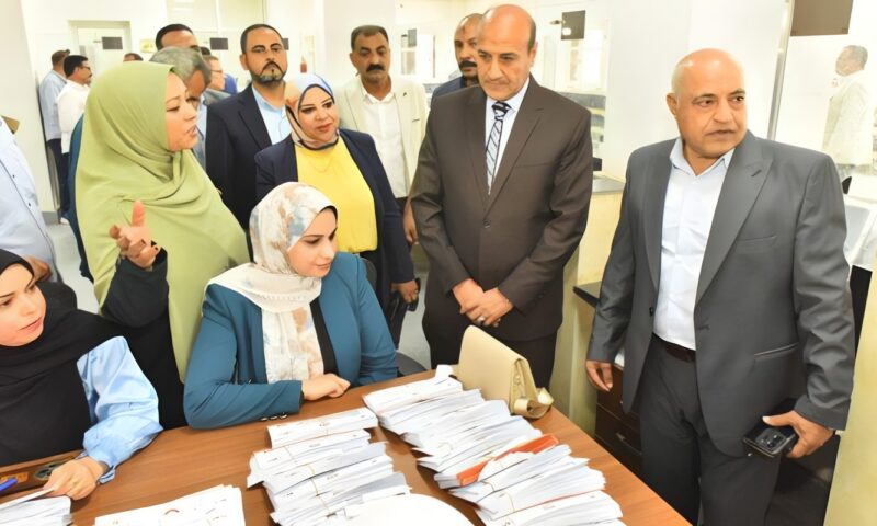 مجمعات «حياة كريمة” بأسيوط: 17 شباكًا لخدمة المواطنين وتوزيع أكثر من 6 آلاف بطاقة دعم نقدي
