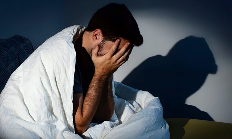 كيف تتخلص من الأرق؟.. 6 خطوات لتحسين النوم والشعور بالراحة