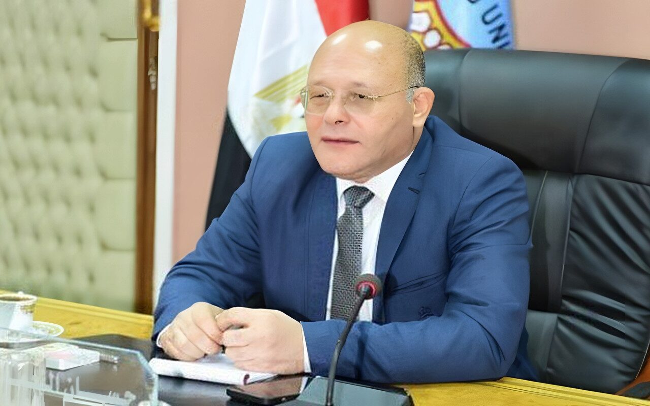 «آداب سوهاج» تطلق برنامجي الاستشارات النفسية والتوجيه الأسري بنظام الساعات المعتمدة
