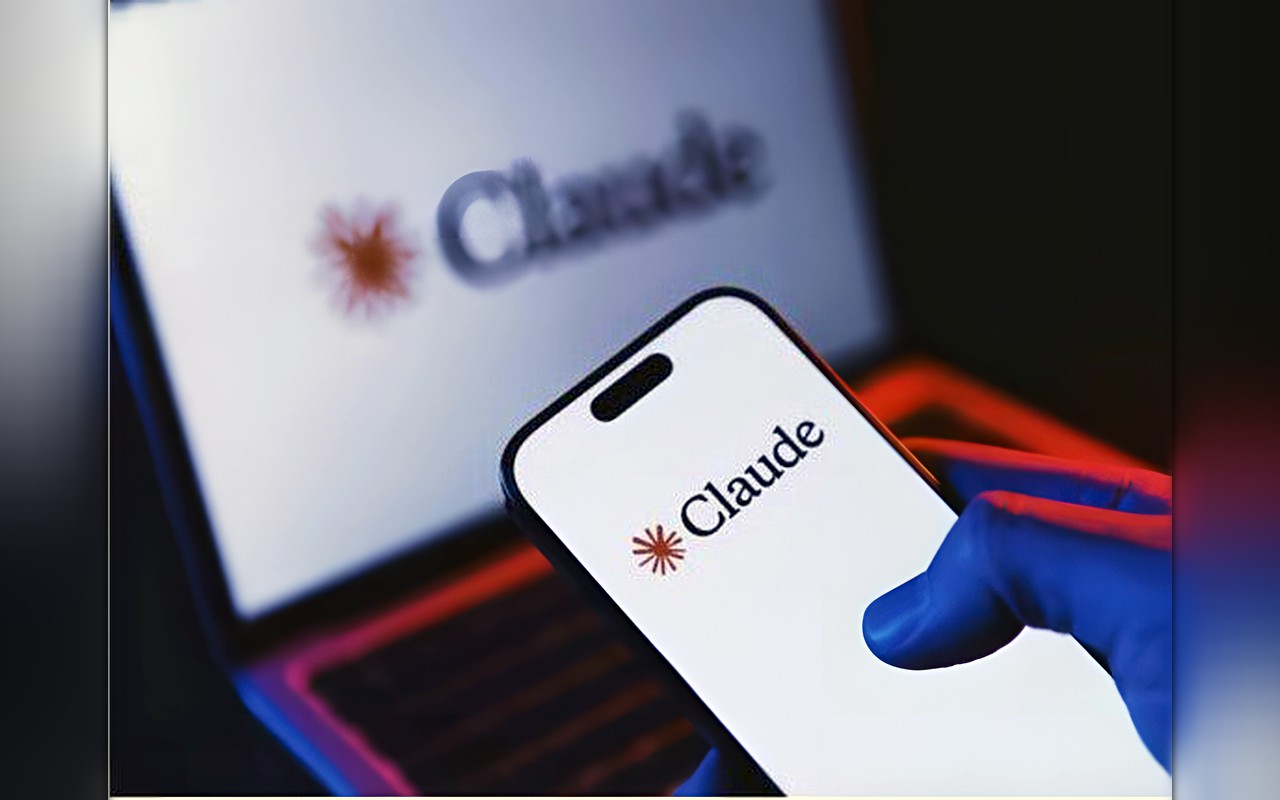 احذر ما تكتبه للذكاء الاصطناعي.. محادثة مع Claude تقود أمريكية إلى السجن