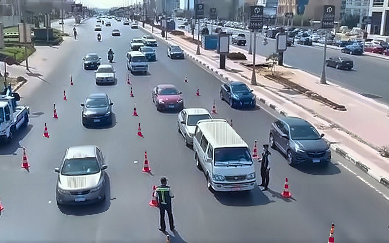 تفاصيل حركة المرور اليوم السبت في القاهرة والجيزة.. «من المحاور الرئيسية للطرق البديلة»