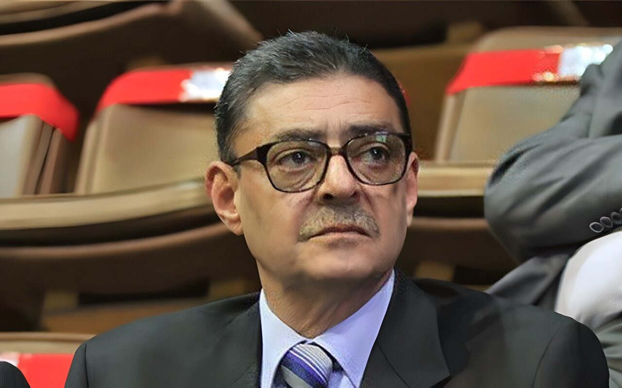 الأهلي يتمنى الشفاء العاجل لمحمود طاهر رئيس النادي السابق