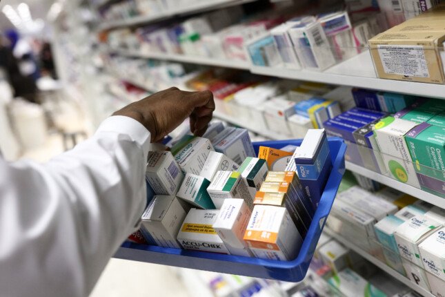 400 طلب لزيادة أسعار الأدوية.. كم طلبًا وافقت هيئة الدواء على دراسته؟
