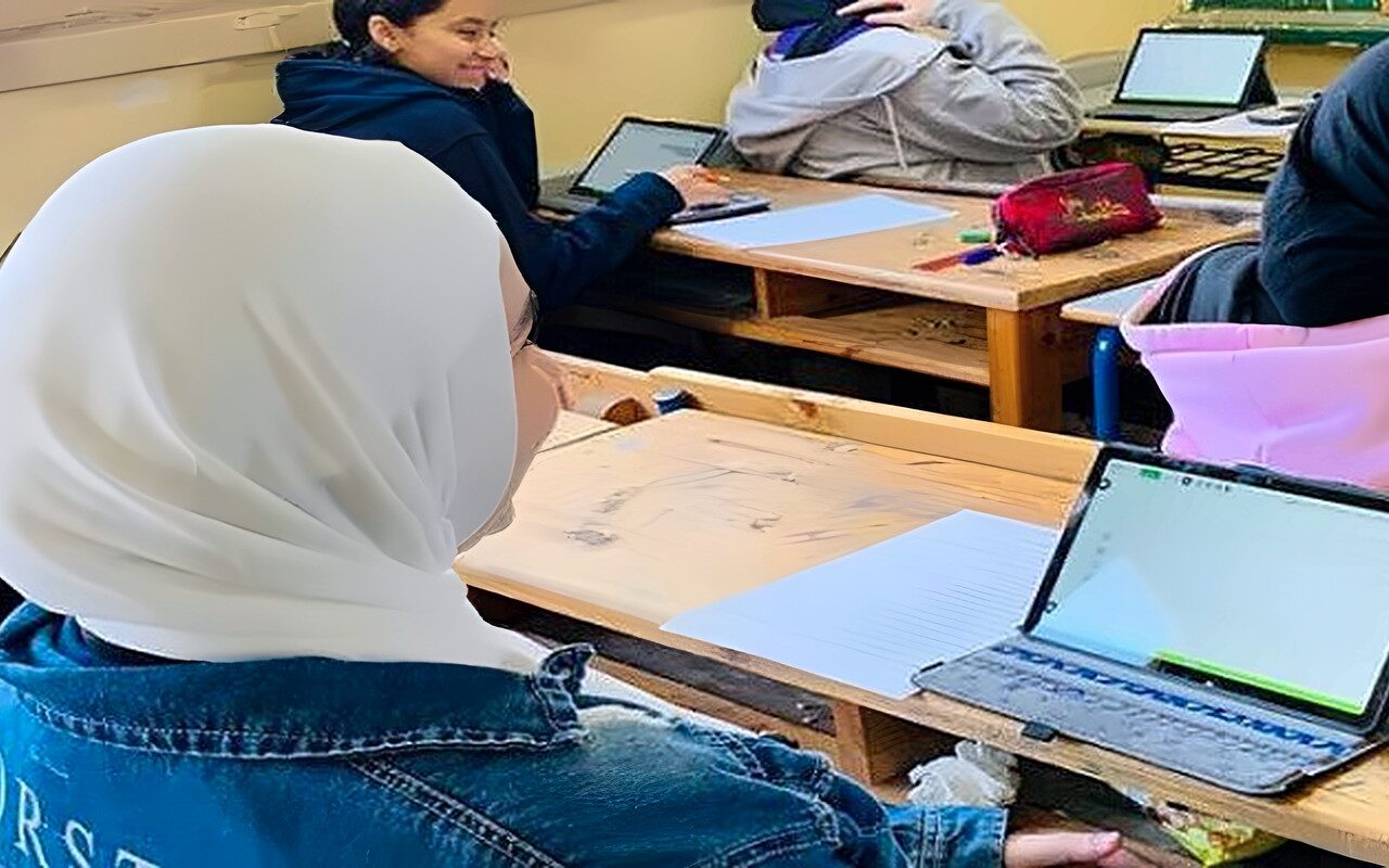 هل يحصل جميع الطلاب على التابلت؟.. التعليم تكشف الفئات المستحقة وضوابط التسليم