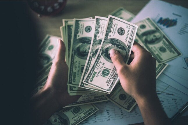 سعر الدولار اليوم الإثنين 19 أكتوبر 2026.. «تخطى حاجز 54 جنيهًا»