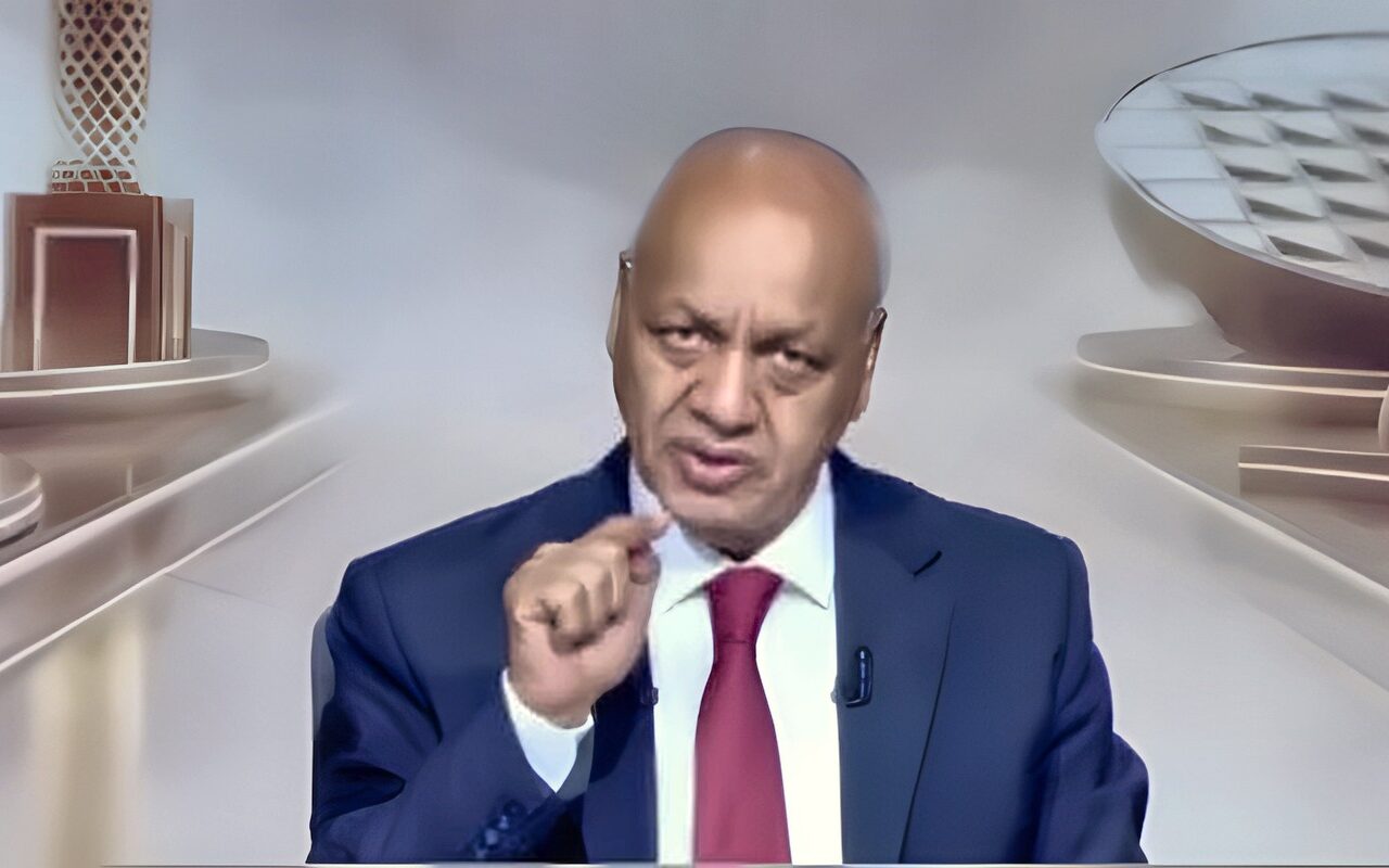 مصطفى بكري يحذر من مخاطر التمويلات الأجنبية وتأثيرها على الداخل المصري