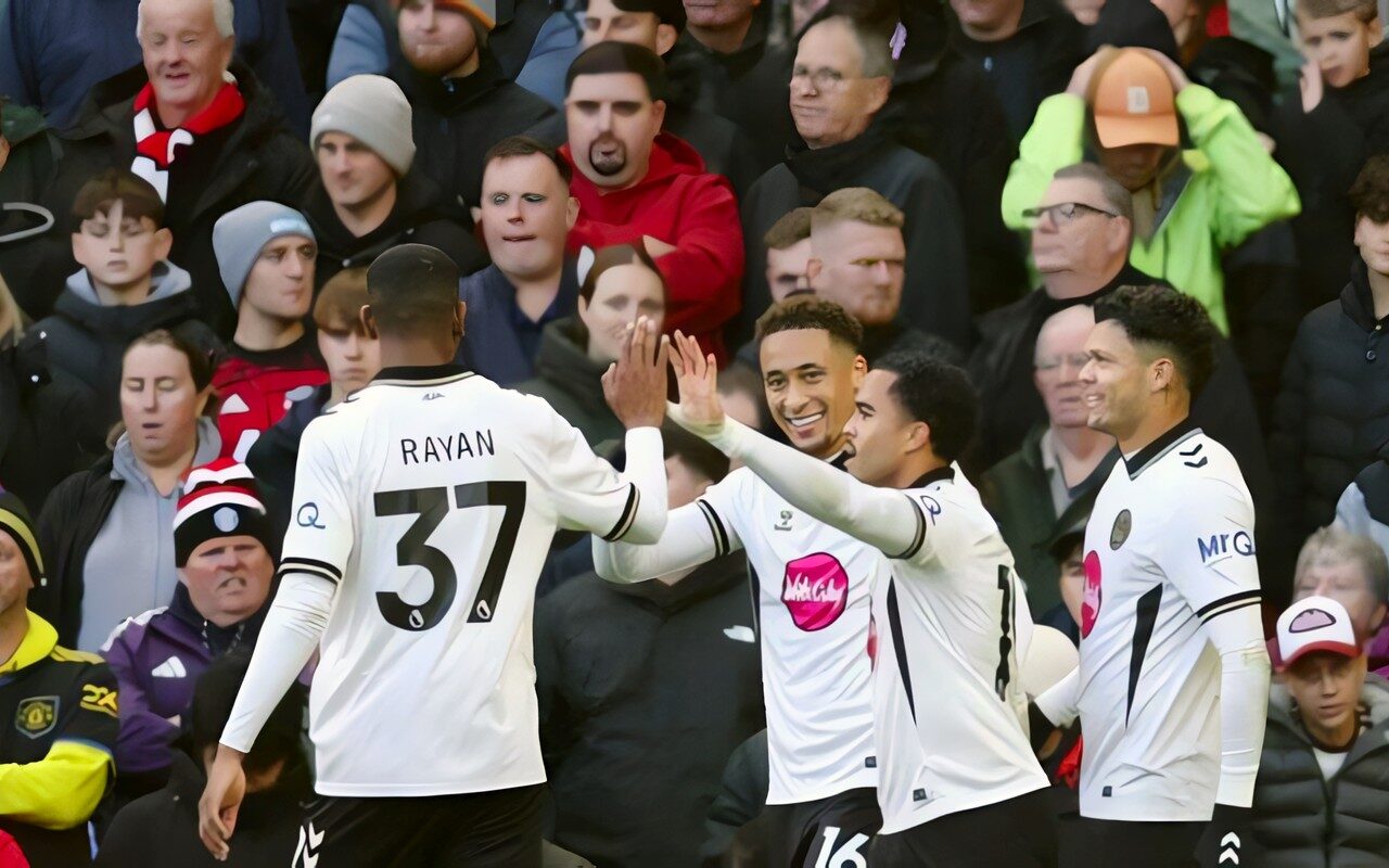 مانشستر يونايتد يسقط أمام بورنموث بثلاثية في الدوري الإنجليزي