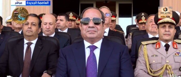 القارئ بلال محمد يستهل حفل تخرج دفعات الأكاديمية والكليات العسكرية بتلاوة آيات من القرآن الكريم