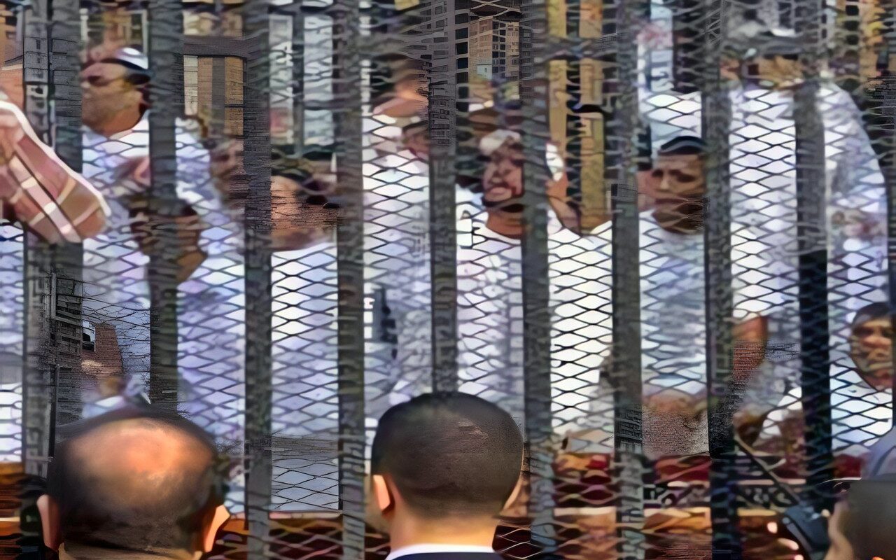 بعد قليل.. استكمال محاكمة 25 متهما في «خلية التجمع»