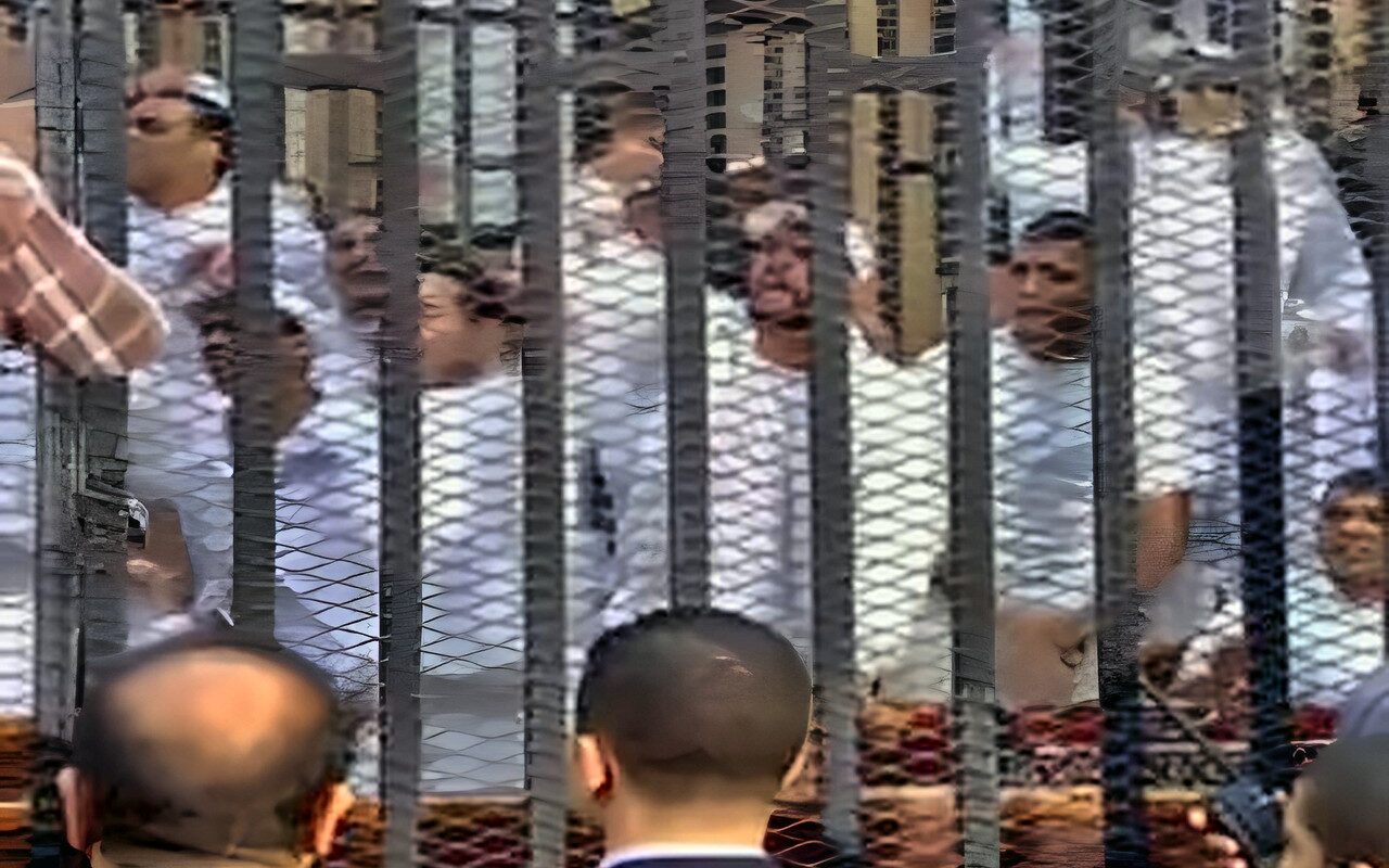 خلال ساعات.. استكمال محاكمة 92 متهمًا في قضية «خلية النزهة»