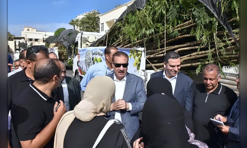 محافظ بورسعيد يتفقد الأشجار الواردة للمحافظة ضمن المبادرة الرئاسية « 100 مليون شجرة»