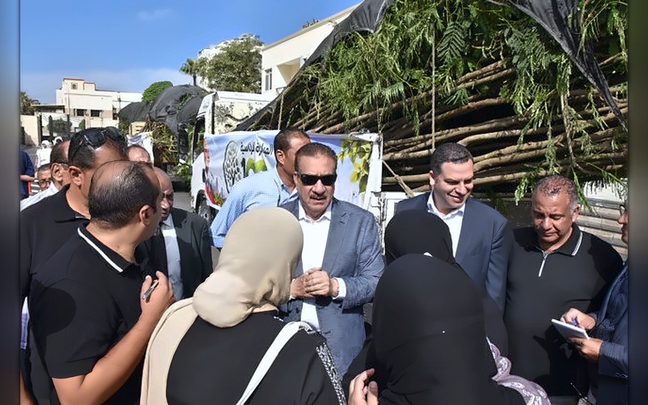 محافظ بورسعيد يتفقد الأشجار الواردة للمحافظة ضمن المبادرة الرئاسية « 100 مليون شجرة»