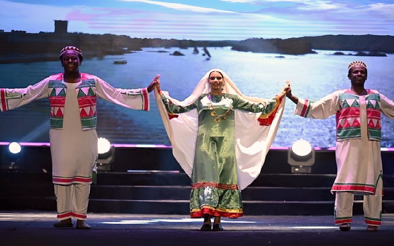 أسوان تحكي حكاية تراثها على مسرح مهرجان الإسماعيلية الدولي للفنون الشعبية