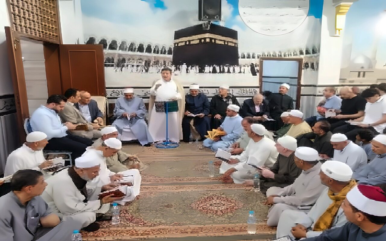 ختمة قرآنية في ذكرى وفاة الدكتور أحمد عمر هاشم بمسقط رأسه بالشرقية