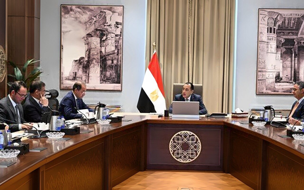118 مليار جنيه.. رئيس الوزراء يتابع سداد مستحقات محصول قصب السكر للمزارعين