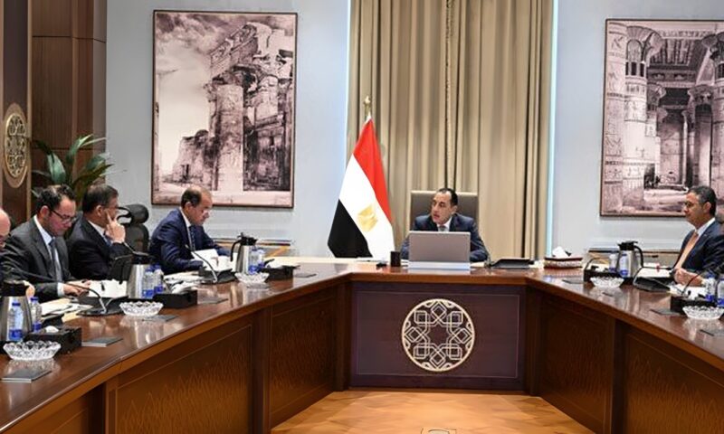 118 مليار جنيه.. رئيس الوزراء يتابع سداد مستحقات محصول قصب السكر للمزارعين