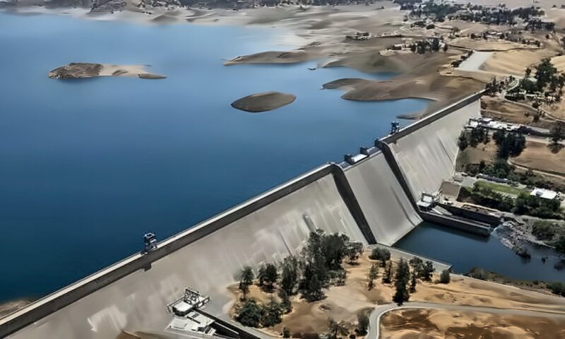مذيع العربية يهاجم برلمانيًا إثيوبيًا بسبب سد النهضة: «حديثك غير مقبول عن مصر أكبر دولة في الشرق الأوسط»