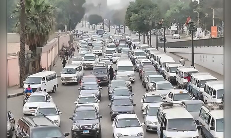 اعرف طريقك.. تكدس حركة السيارات على أغلب شوارع وميادين القاهرة والجيزة