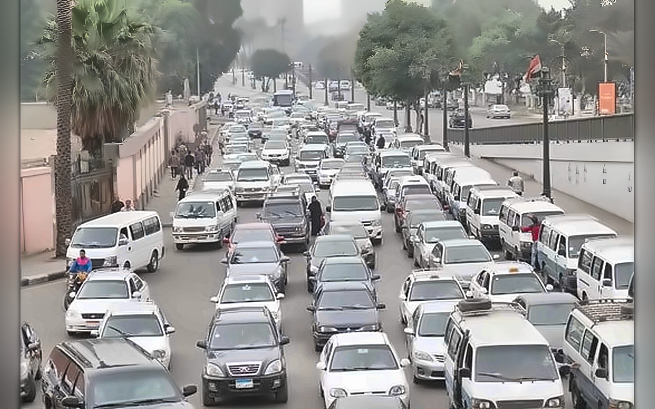 اعرف طريقك.. تكدس حركة السيارات على أغلب شوارع وميادين القاهرة والجيزة