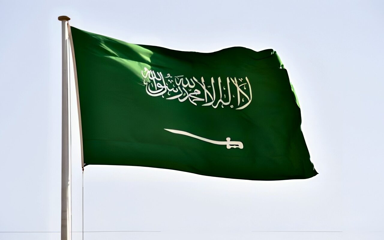 عاجل| السعودية: وفاة فلبيني ونيبالي وإصابة باكستاني وهندي في محاولة استهداف حقل شيبة