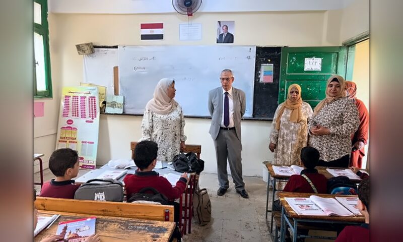 مدير تعليم القليوبية يُفاجئ مدرسة اتريب الابتدائية الجديدة لمتابعة انتظام العملية التعليمية