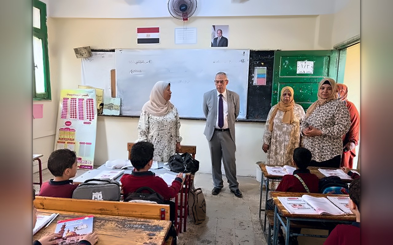 مدير تعليم القليوبية يُفاجئ مدرسة اتريب الابتدائية الجديدة لمتابعة انتظام العملية التعليمية