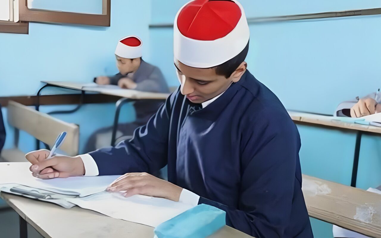 استمارة الشهادة الابتدائية والإعدادية الأزهرية 2027.. موعد التسجيل والرسوم والأوراق المطلوبة