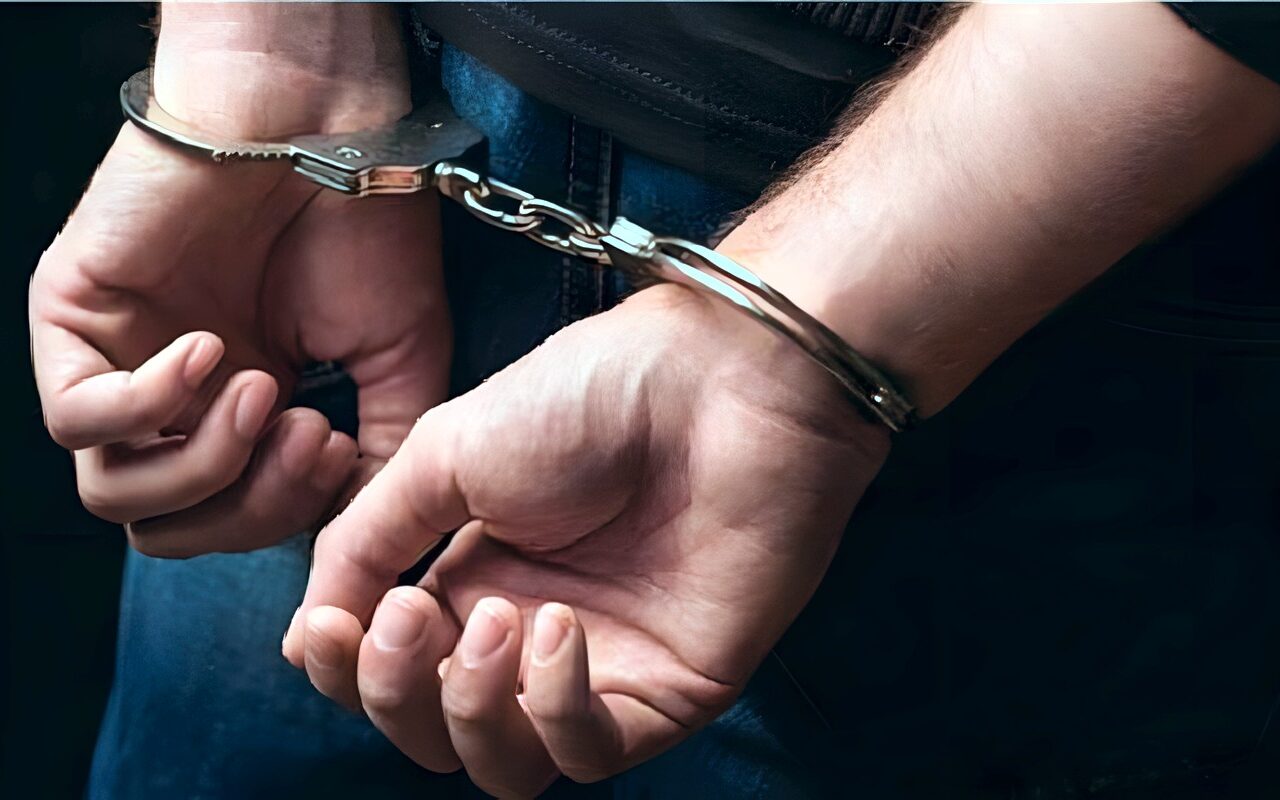 ضبط سائق متهم بتحصيل أجرة زائدة والتعدي على مواطن في البحيرة