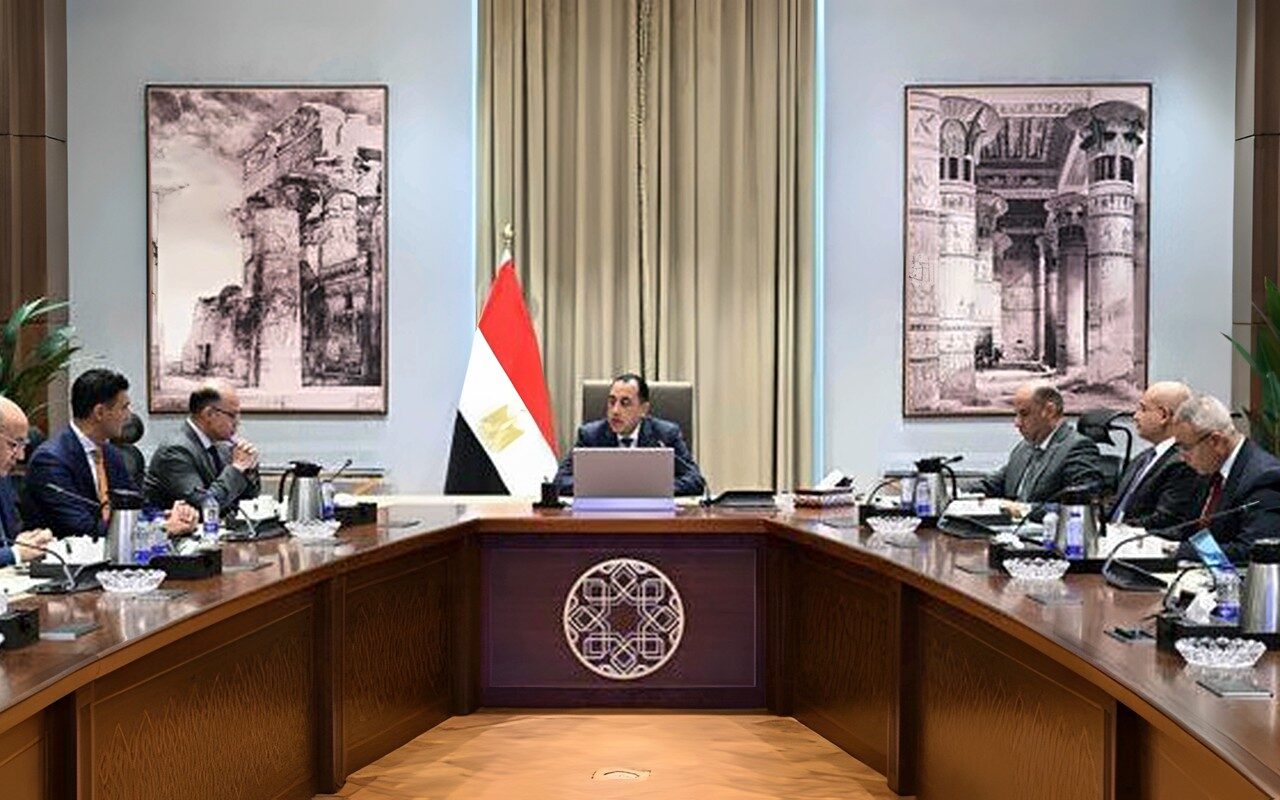 قبل انطلاق «منتدى مصر 2026».. مدبولي يبحث جذب الاستثمارات وتعزيز الصادرات وتوفير فرص العمل