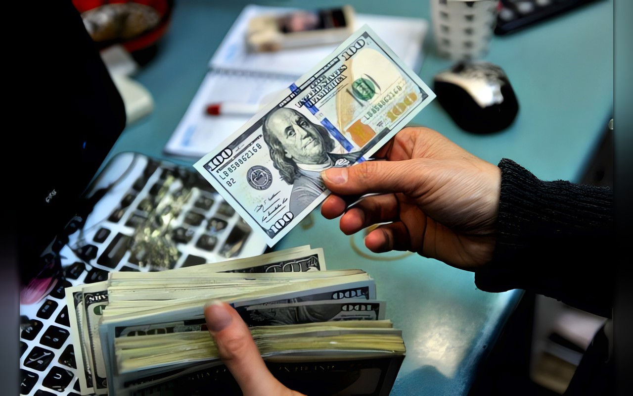 سعر الدولار مقابل الجنيه المصري الاثنين 26 أكتوبر 2026.. آخر تحديث في 20 بنكًا