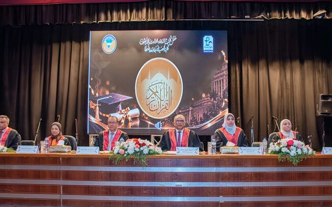 رئيس جامعة طنطا يشهد تخرج الدفعة الـ48 بكلية الصيدلة ويُهنئ بطلة الجامعة بحصد 3 ذهبيات أفريقية