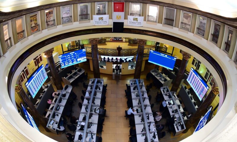 هبوط جماعي لمؤشرات البورصة بمنتصف التعاملات.. ورأس المال السوقي دون 4 تريليونات جنيه