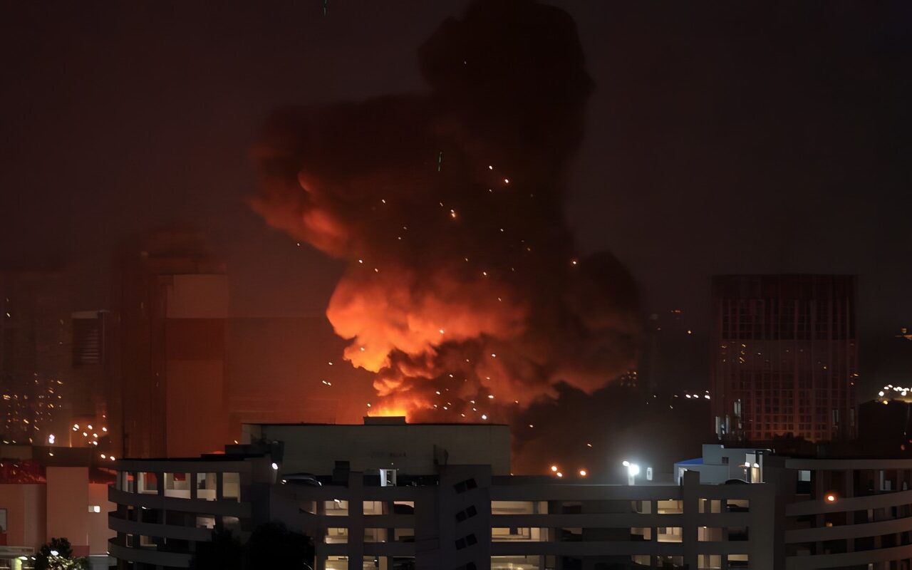 انفجارات عنيفة تهز العاصمة اليمنية صنعاء