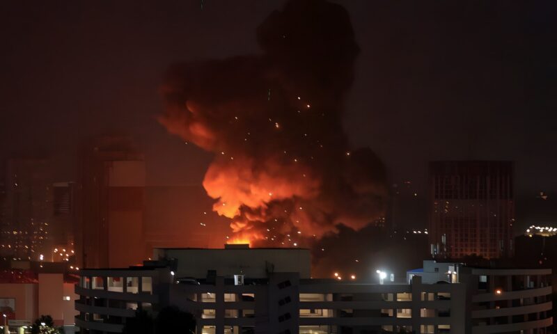 انفجارات عنيفة تهز العاصمة اليمنية صنعاء