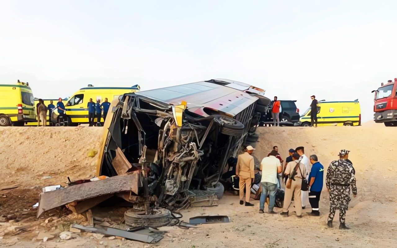 وزيرة التضامن توجه بتقديم مساعدات عاجلة لأسر ضحايا حادث الطريق الصحراوي الغربي