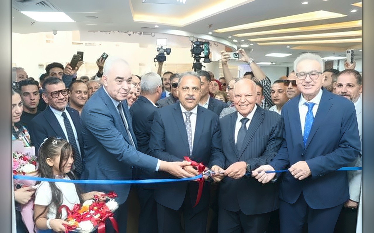 نقيب المعلمين ومحافظ الشرقية يفتتحان مستشفى المعلمين الجديدة