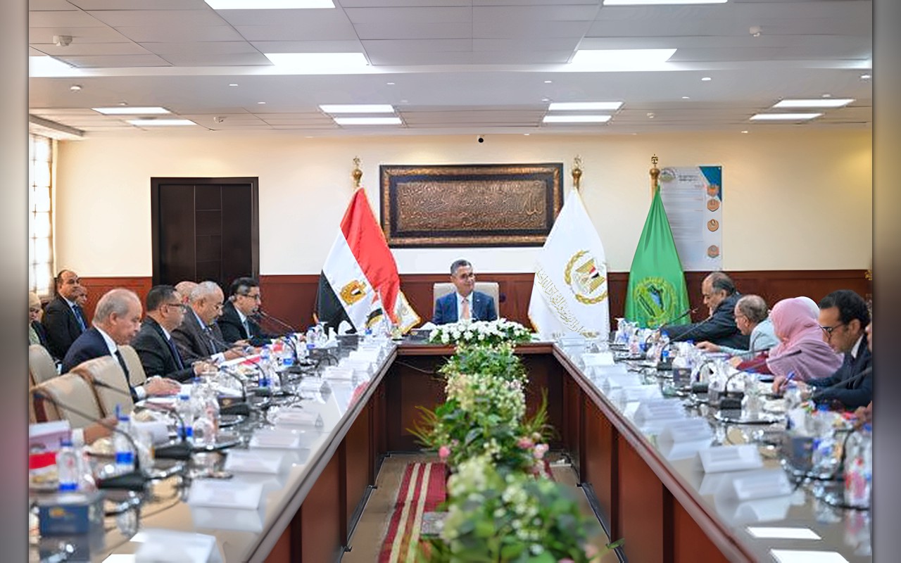وزير التموين يناقش الموقف التنفيذي لمشروعات حوكمة منظومة تداول وتخزين الأقماح