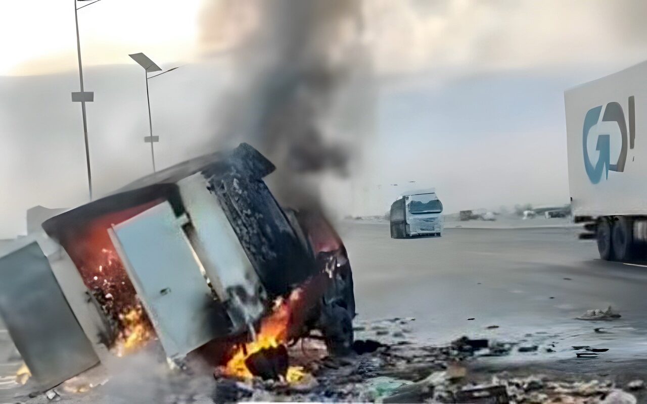حادث مروع بين ميكروباص وسيارة نقل على الطريق الإقليمي بالمنوفية