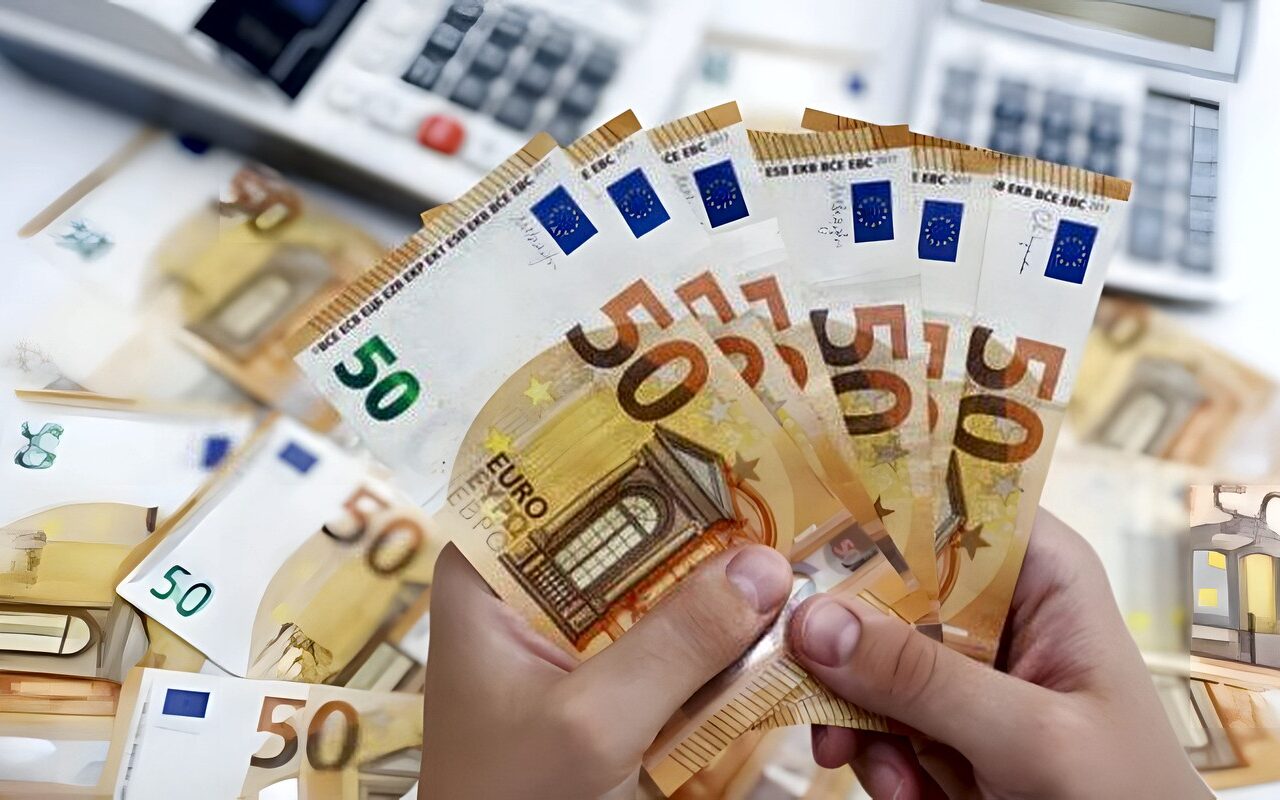 سعر اليورو مقابل الجنيه المصري اليوم الأحد 4 أكتوبر 2026.. استقرار ملحوظ في البنوك