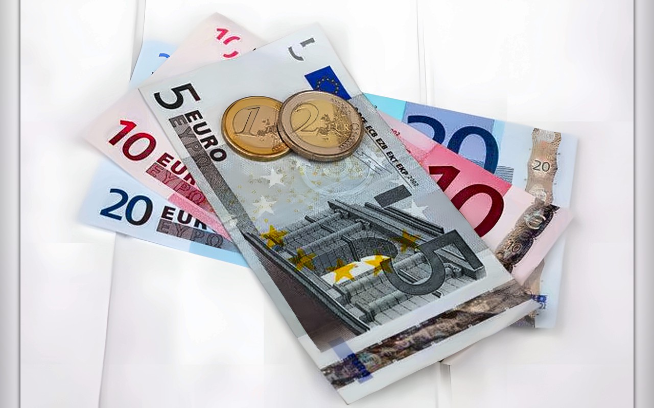 سعر اليورو مقابل الجنيه اليوم الثلاثاء 6 أكتوبر 2026