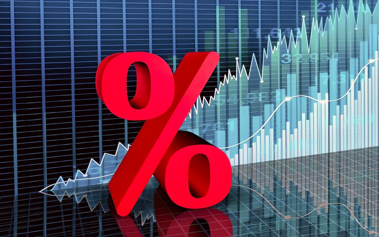 اجتماع المركزي المصري.. كبير الاقتصاديين في بنك «الإمارات دبي» يتوقع تثبيت سعر الفائدة