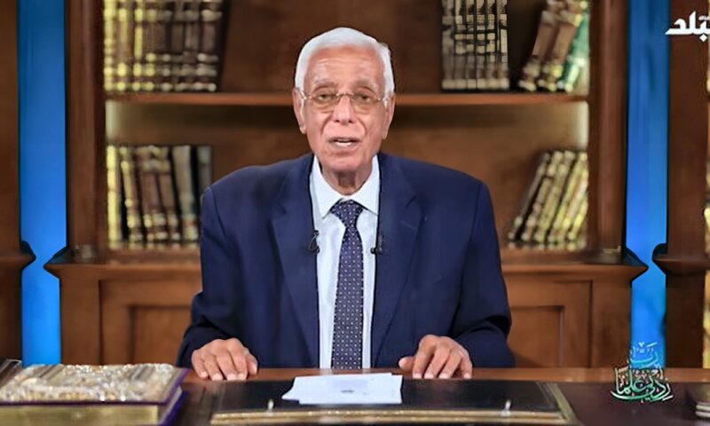 حسام موافي يحذر من التدخين: يهدد القلب ويرفع خطر انسداد الشرايين التاجية
