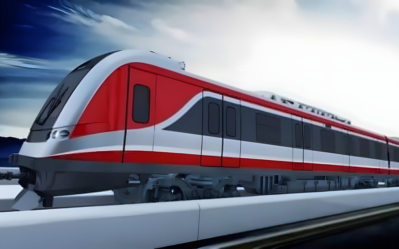 «النقل» ترصد إقبالا كثيفا على القطار الكهربائي LRT.. رحلة من عدلي منصور إلى العاصمة الجديدة «فيديو»