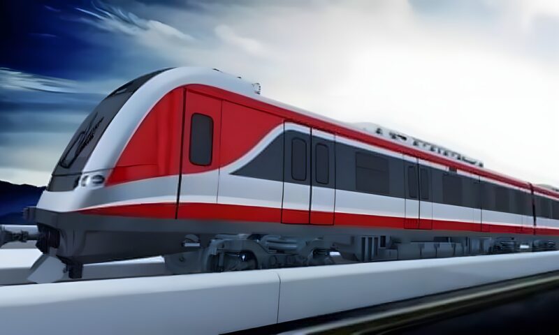 «النقل» ترصد إقبالا كثيفا على القطار الكهربائي LRT.. رحلة من عدلي منصور إلى العاصمة الجديدة «فيديو»