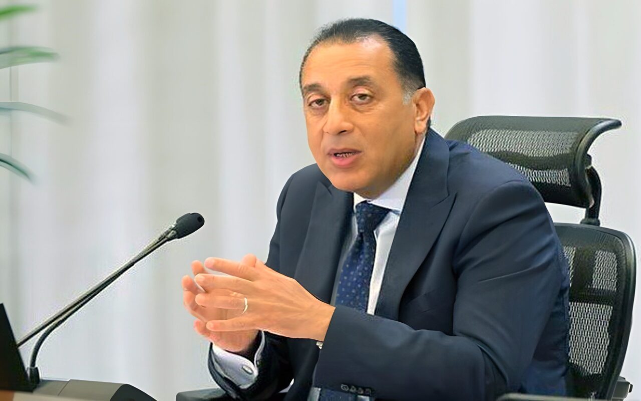 مدبولي يهنئ القوات المسلحة بالذكرى الـ53 لانتصارات أكتوبر المجيدة