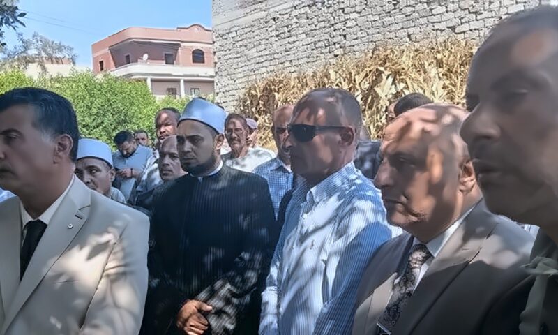 وفد الأزهر الشريف بالغربية يشيّع جنازة التلميذ أمير عبد الحميد ويطمئن على المصابين بالمستشفى العام