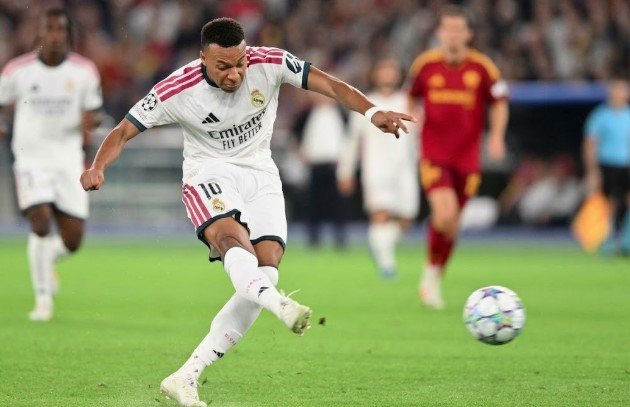 دوري أبطال أوروبا.. ريال مدريد يتعادل إيجابيًا 1-1 أمام روما في الشوط الأول «فيديو»