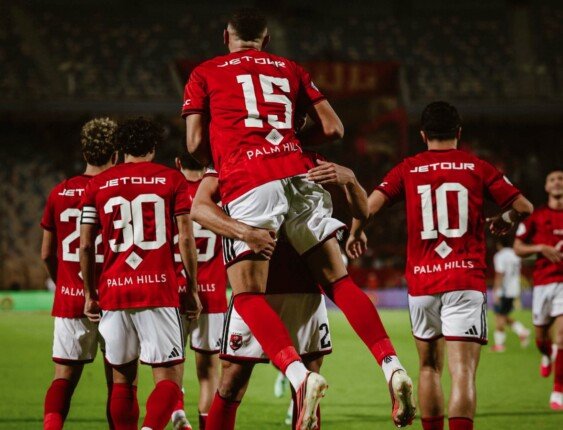 صراع القمة يشتعل.. جدول ترتيب الدوري المصري بعد فوز الأهلي وبيراميدز اليوم